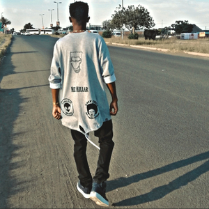 Makaveli Groove (feat. S.O.P)