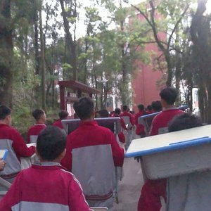我不想搬桌子啊