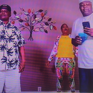 CORNER STO (feat. ROBERT JR)