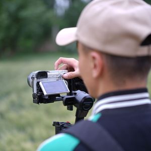 牵着手走过四季