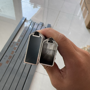 《我在等一束光》