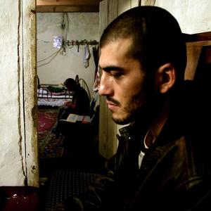 Sesler Gelir Uzaklardan