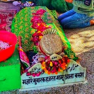 मामू दूल्हा बना आज की रात है