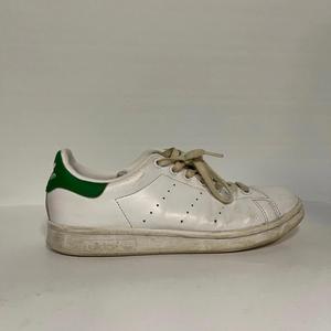 STAN SMITHS (feat. Jano)