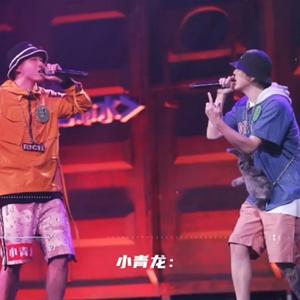 鸽子在飞翔