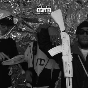 LA FAMA (feat. Sjee & Juaan)