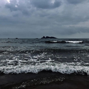 我曾走过喧嚣的海