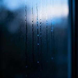 想你的夜晚忽然下起雨