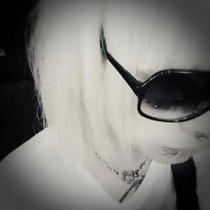 walking like a zombiee