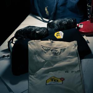 PLATA EN NEGRO (feat. i4N)