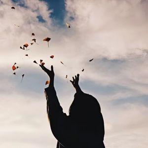 风又吹过眼里的愁（男声）