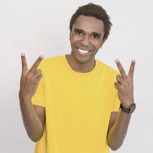 欢迎 (Sois la bienvenue)