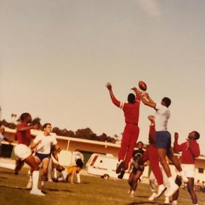 Smokey Gorra (feat. Mondo Cozmo)