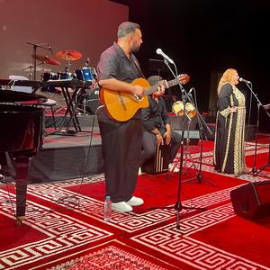 Sangrando (Special Version)