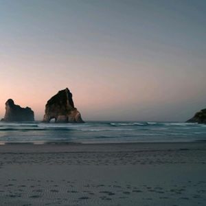 背着行囊的人 (烟嗓)