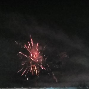 你硬要错过我 到底是为了遇见谁