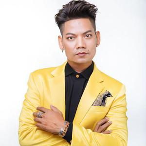 សាងស្នេហ៍នៅបឹកយក្សឡោម