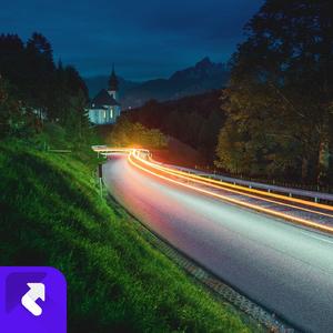 爱像微光闪烁穿透黑暗照亮彼此心里