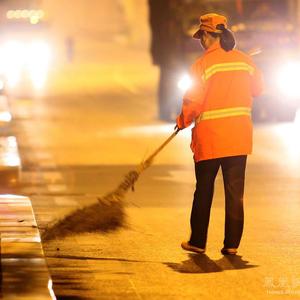 你是环卫工人