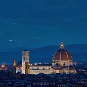 山中推开那扇门