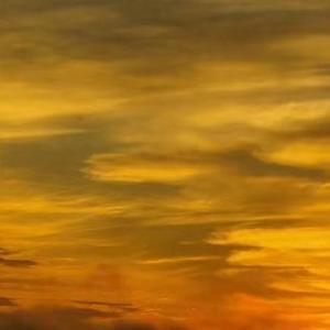 跳跃了时空差距