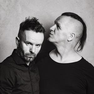 Tumsa lien (Div' dūjiņas) (feat. Juris Kaukulis)