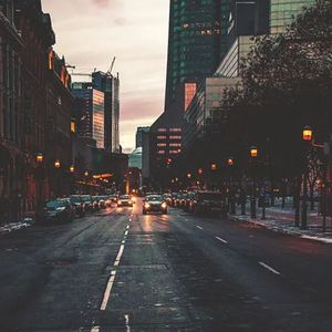 往街里绕过一周