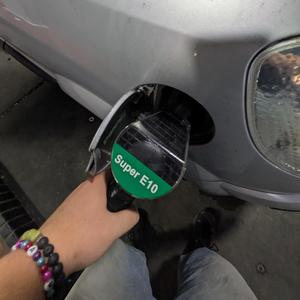 Super E10