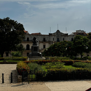 Ayyy Papi – Reparto De Santi