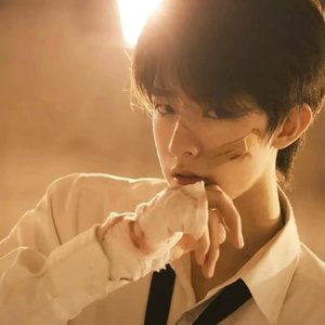 你带我走进秋天，却把我留在冬天