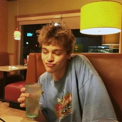 每分每秒陪伴你苦乐