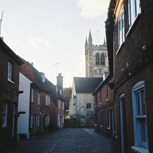 “都在酒里，兄弟”