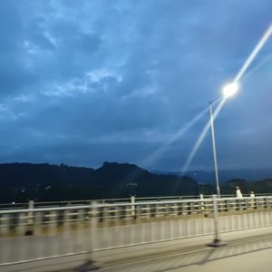 对岸