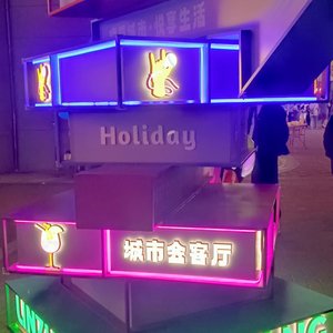 往事已浮沉随风
