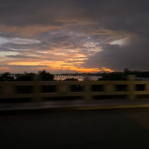 连问你爱不爱我，都像在乞讨什么