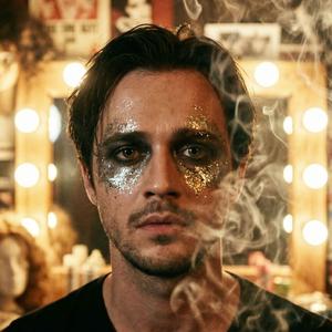 Aynalarda Yankı Var