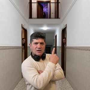 Alguém vai ter de pôr a mão nisto