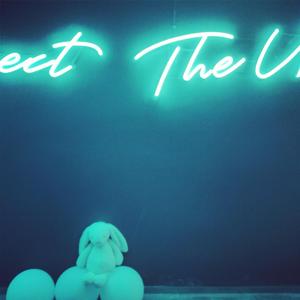 近在咫尺的距离却触手难及