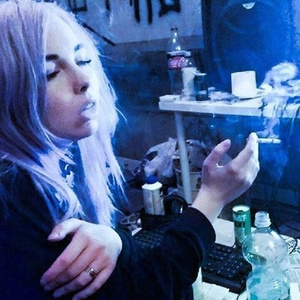 ＦＡＬＬＩＮＧ ＡＰＡＲＴ