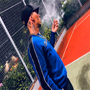 ELE PROCURA ENLOQUECER