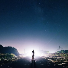 拼命的跑，我拼命的追儿