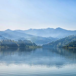 舒缓琴音与白噪的入眠之约