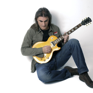 Piano Hrisafi Ke Ginete Homa