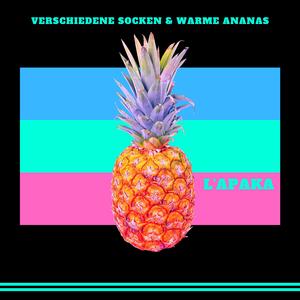 Verschiedene Socken & warme Ananas