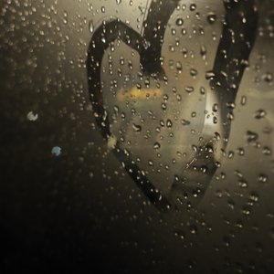 你闯进了我的镜头 我却按不下永远