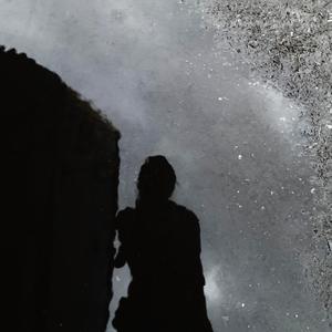 夜晚跟雨声比谁声音大