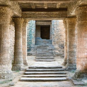 西省北院新构小亭种竹开窗东通骑省与李常侍隔窗小饮各题四韵