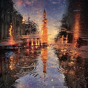 在雨中等一个晴天