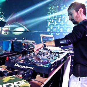 I Don't't Wanna Wait (feat. Leon Monroe)