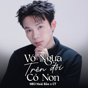 Vó Ngựa Trên Đồi Cỏ Non
